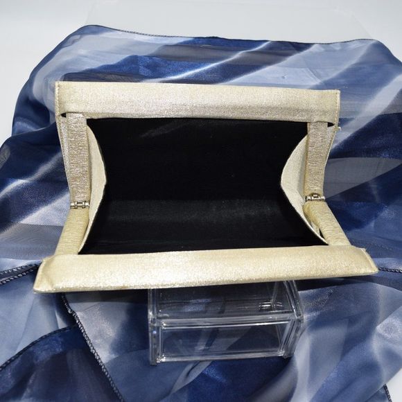 Mid-Century Gold Lame Clutch - Picture 4 of 5